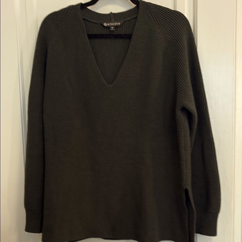 Athleta Dark Evergreen V-Neck Sweater Sz M Wool Blend